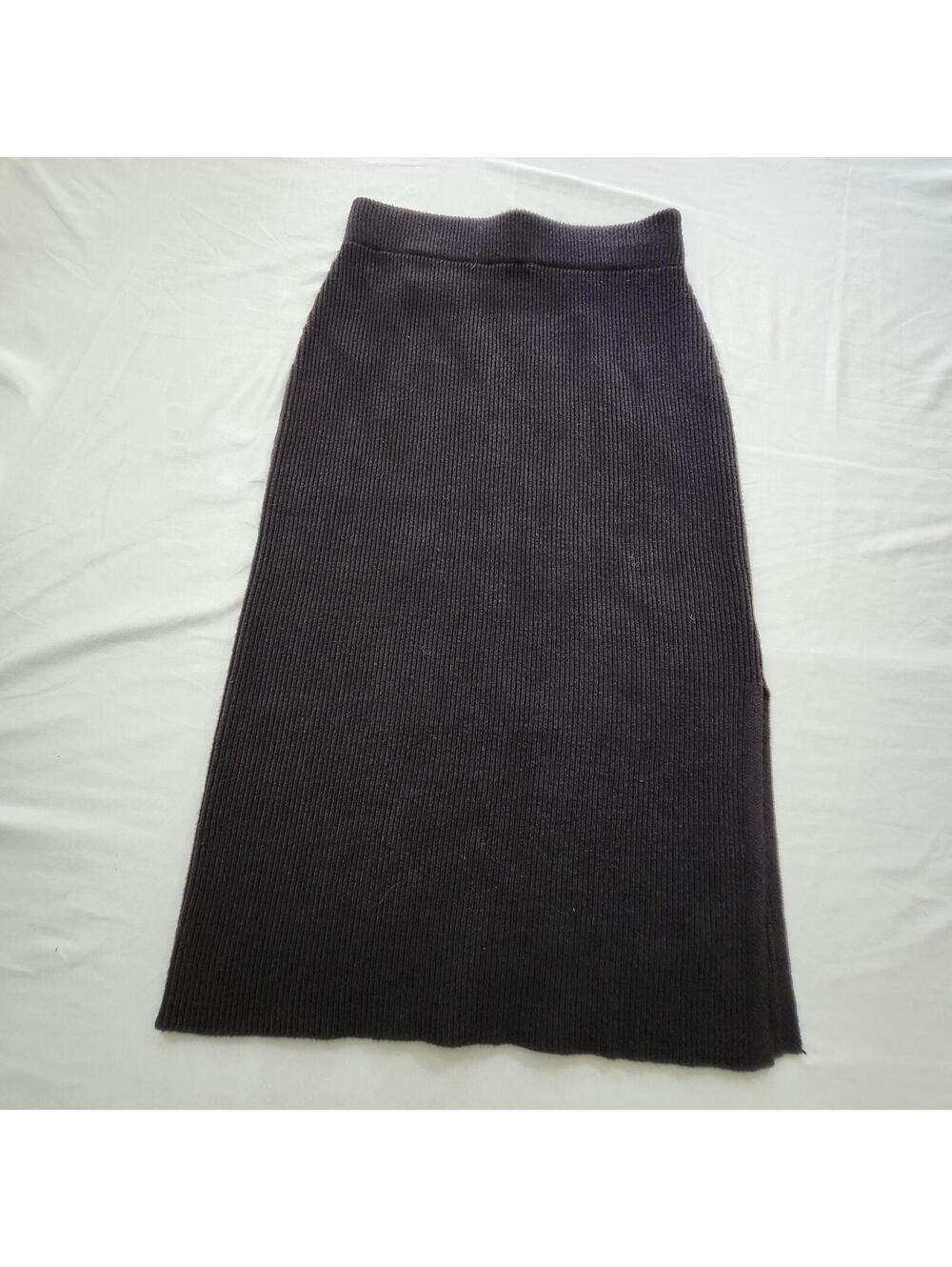 Cyrus Midi Ribbed Knit Skirt